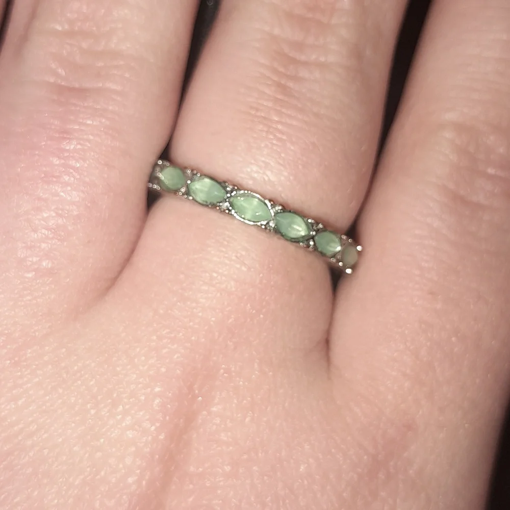 Green ring - Picture 1 of 1